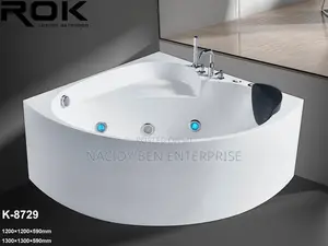 Corner Jacuzzi