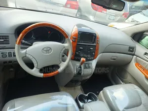 Toyota Sienna XLE Limited 2008 Red