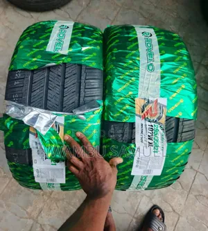 295/35r21 Rovelo Tyre