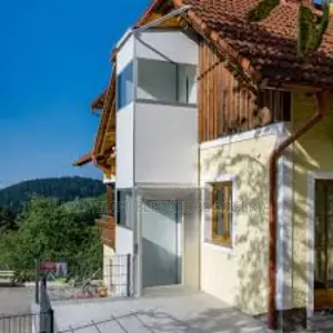 Shaftless Home Elevator by Homelift Elevators