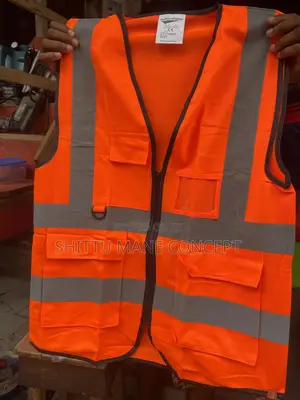 Reflective Jacket Zipped With Pocket