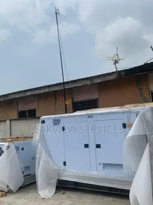 Commercial Lightening 200kva Perkins DIESEL Soundproof Gener