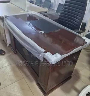 1.6 Meter Executive Office Desk With Extension.