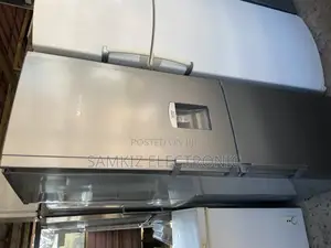 Hotpoint Frost Free Fridge Freezer With Non-Plumb Dispenser