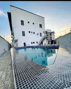 Luxury 2 Bedroom Apartment With Swimming Pool