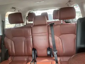 Lexus LX 570 AWD 2016 Gray