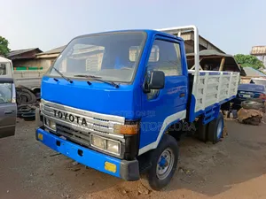 Nigeria Used Toyota Dyna 1998 Blue