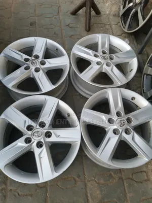 Toyota Camry 17 Rim 2012 Follow Come