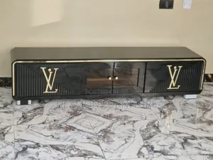 Royal Tv Shelf