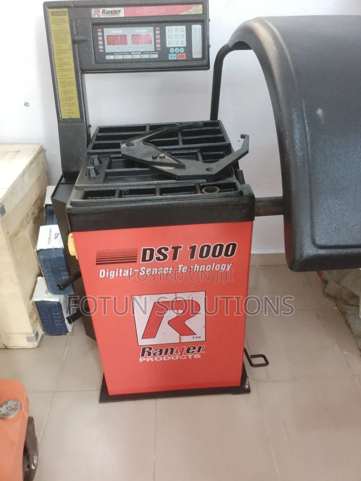 Wheel Balancing Machine