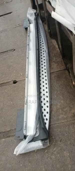 Mercedes Benz GLA 250 Side Step.