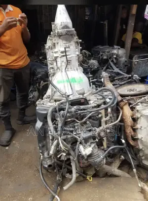 Engine and Box Box Ford F150 V8