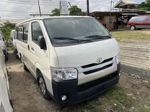 Toyota HiAce 2010 White
