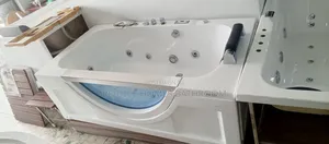 Standard Ideal Single Jacuzzi With Glass