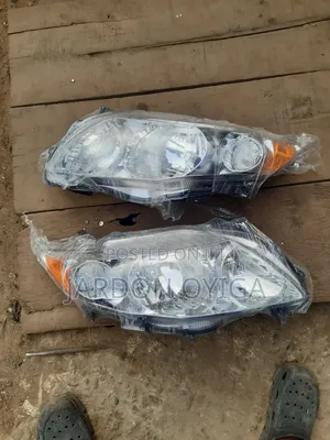 Head Light Toyota Corolla 2010
