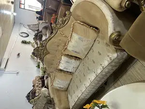 Royal Sofa 