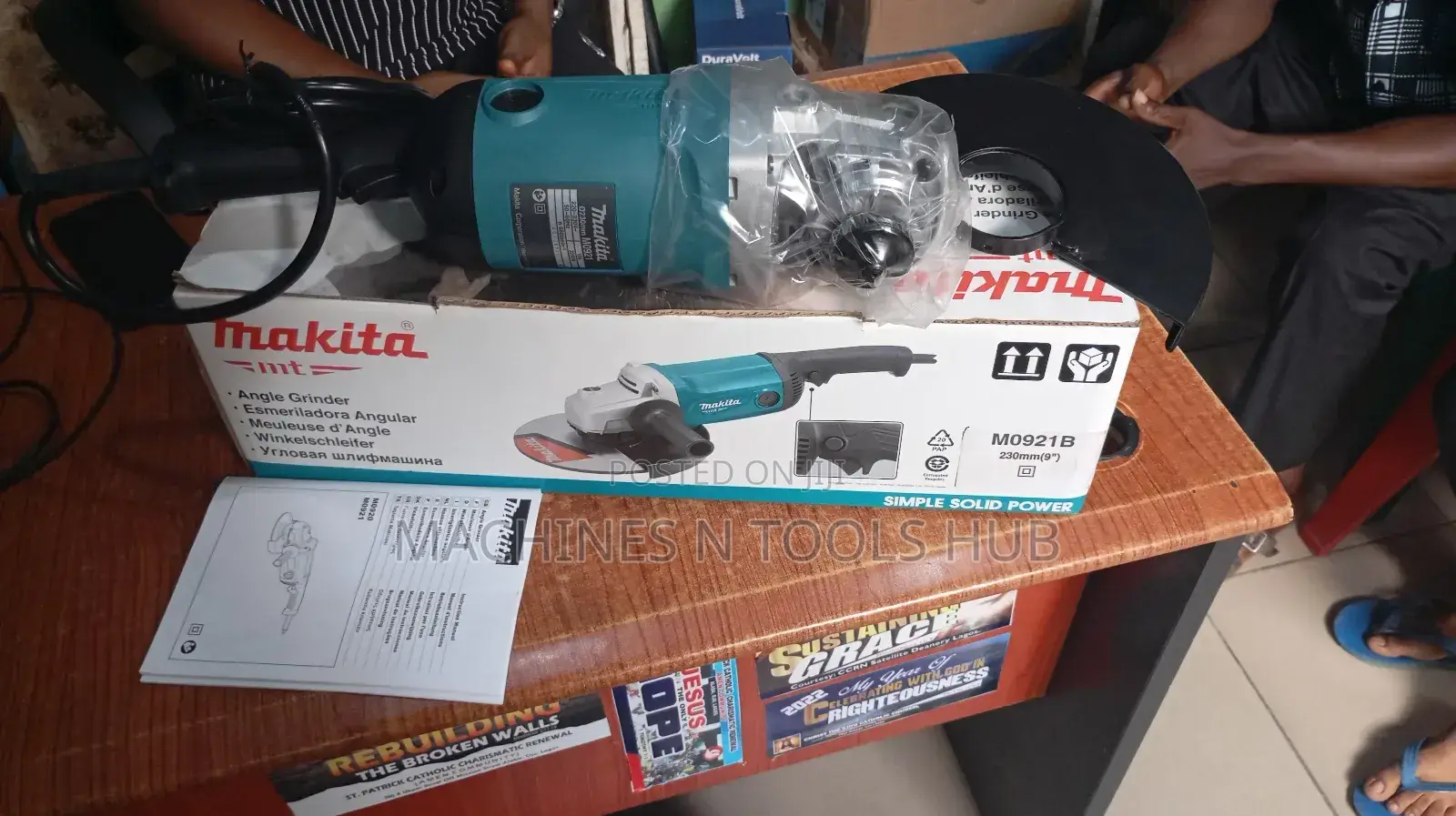 M0921b Makita 9" Angle Grinder