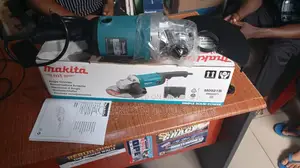 M0921b Makita 9" Angle Grinder