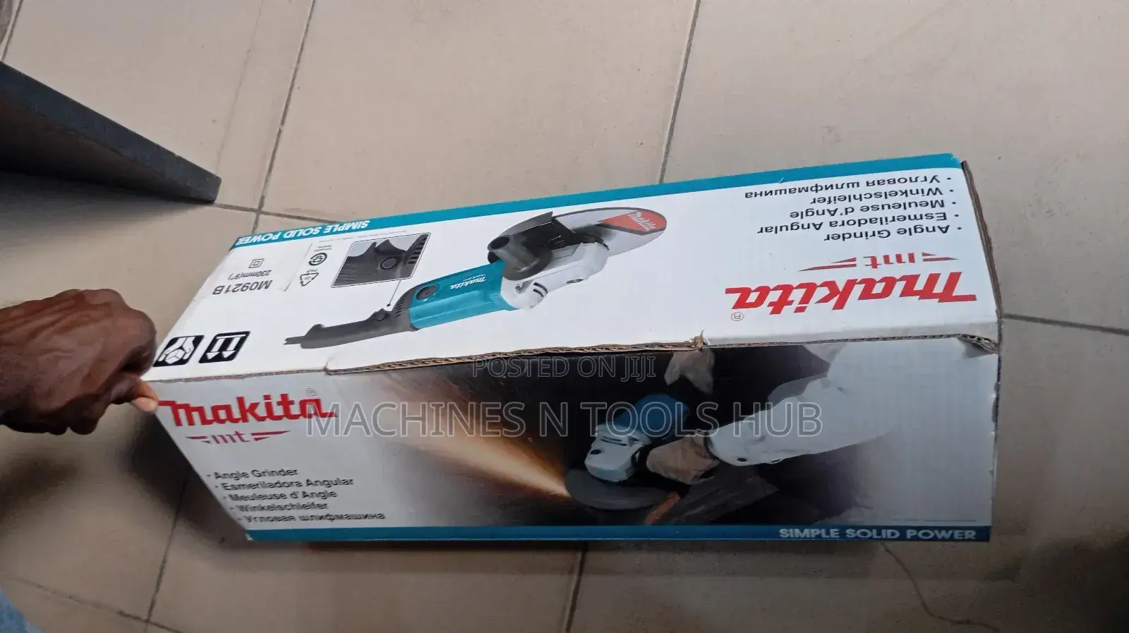 M0921b Makita 9" Angle Grinder