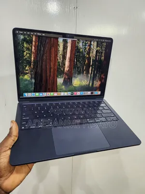 Laptop Apple MacBook Air 2022 M2 8GB Apple M2 SSD 256GB