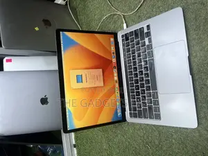 Laptop Apple MacBook 2020 32GB Intel Core I7 SSD 512GB