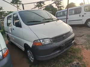 Toyota HiAce 2004 White
