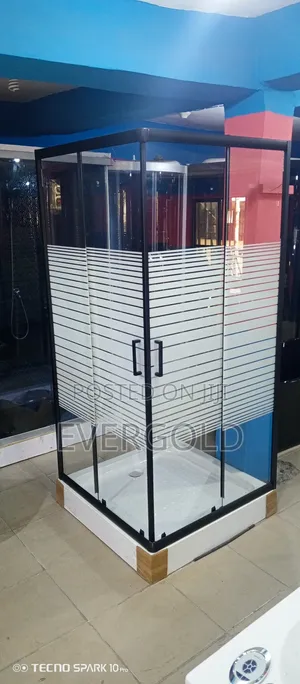 90 by 90 Shower Cubicle Available