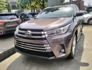 Toyota Highlander 2018 Brown
