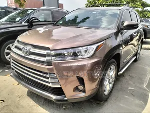 Toyota Highlander 2018 Brown