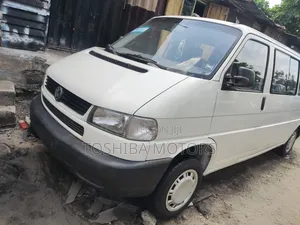 Volkswagen Transporter 2004 White