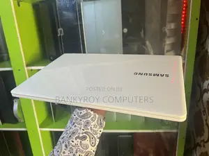 Laptop Samsung NP550P5C 8GB Intel Core I5 HDD 500GB