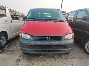 Toyota HiAce 2003 Red