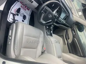 Toyota Highlander Limited 4x4 V6 (3.5L 6cyl 8A) 2017 White
