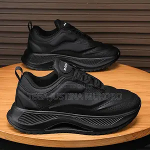 Quality Stock Fashion Sneakers