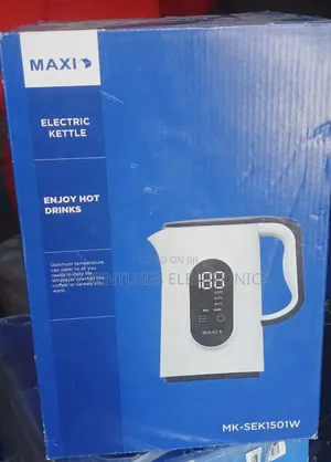 1.5liters Maxi Electric Kettle, White and Black Color.