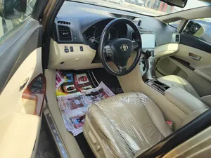 Toyota Venza V6 AWD 2011 Brown