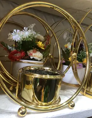 Gold Metal Flower Stand