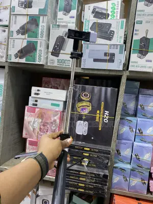 5.5fit Tall Portable Tripod Stand