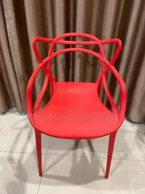Strong Plastic Chair for Restaurant