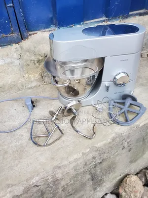 Kenwood Chef Titanium 1400watts Kenwood Dough Mixer