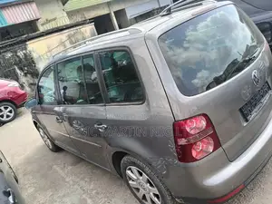 Volkswagen Touran 2011 Gray