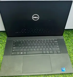 Laptop Dell XPS 17 9720 16GB Intel Core i7 SSD 1T