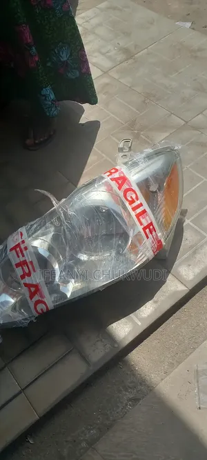 Head Light Corolla 2005