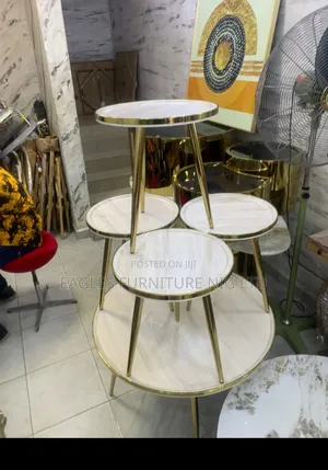 Luxury Center Table With 4 Side Stool