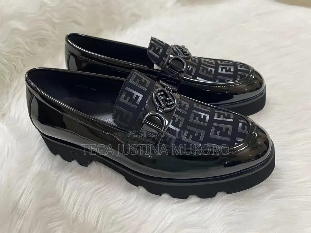 High Quality Fendi Flat Shoe