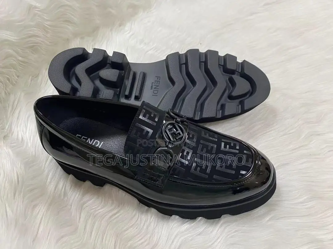 High Quality Fendi Flat Shoe