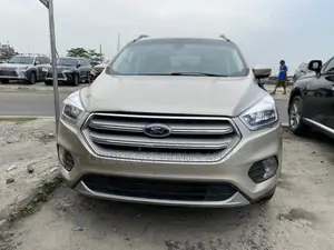 Ford Escape Titanium 4x4 2017 Gold