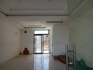 40sqm Shop by Banex Ona Ground Floor