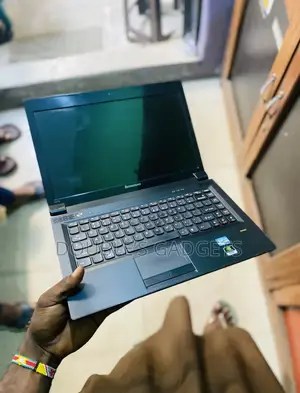 Laptop Lenovo B570 4GB Intel Core i5 HDD 320GB