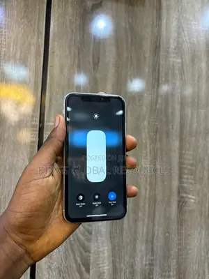 Apple iPhone XR 64 GB White